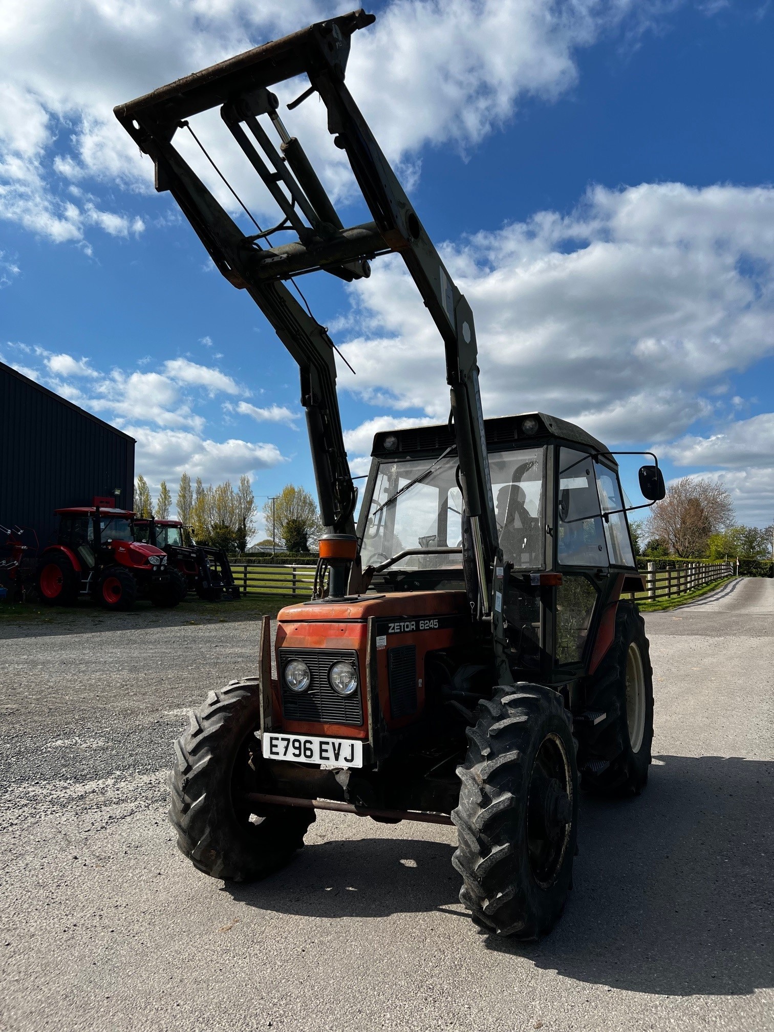 Zetor 6245 c/w Quicke 330 Loader - LW Yarnold Ltd